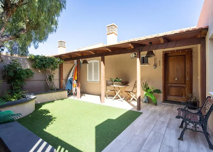 Live Acoran Brisamar 圣克鲁斯-德特内里费